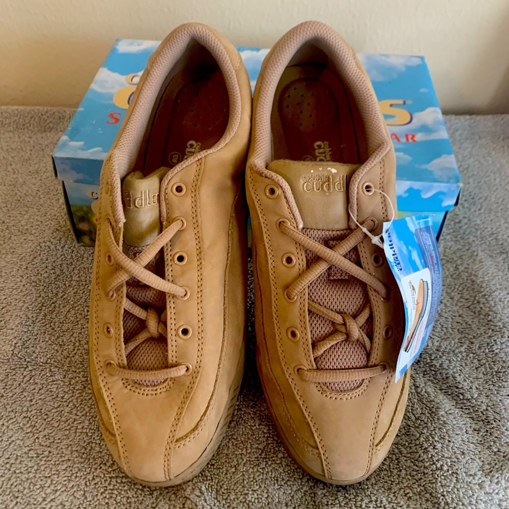 Cobble Cuddlers Taupe ladies shoes